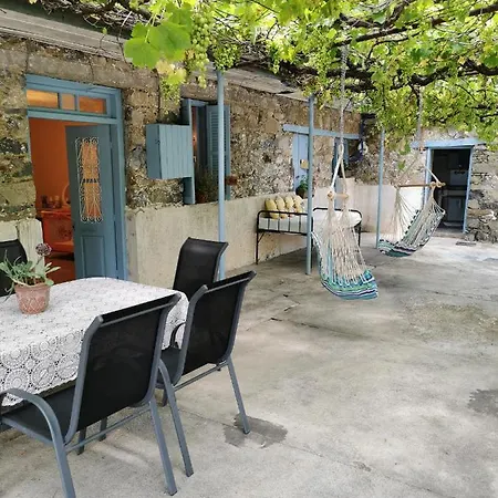 House * Prodromos