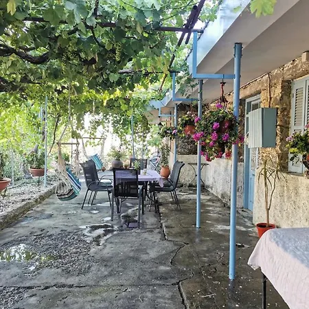 House * Prodromos